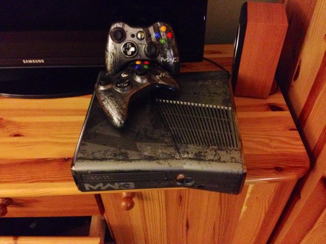 Microsoft Xbox 360 Call of Duty Modern Warfare 3 Limited Edition